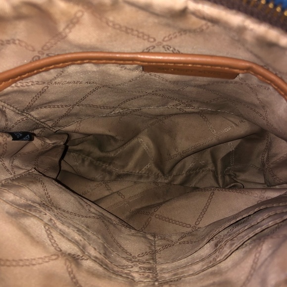 Michael Kors Crossbody - Picture 5 of 7